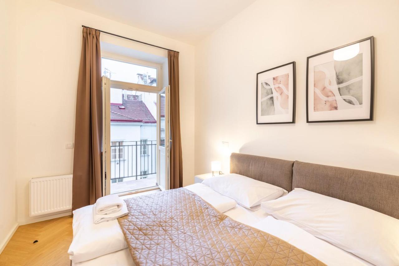 Petrin Tower Residence Прага Екстер'єр фото