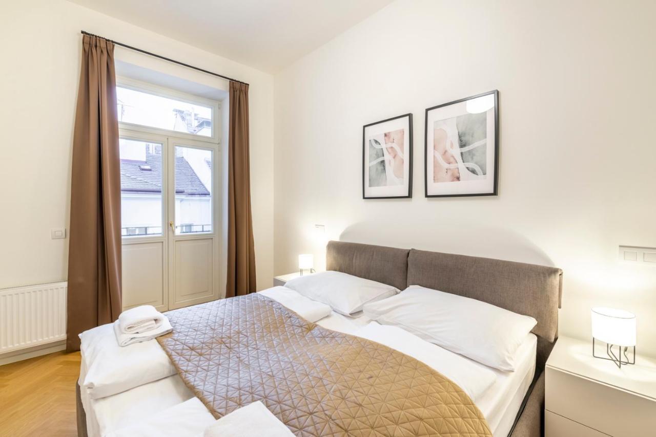 Petrin Tower Residence Прага Екстер'єр фото