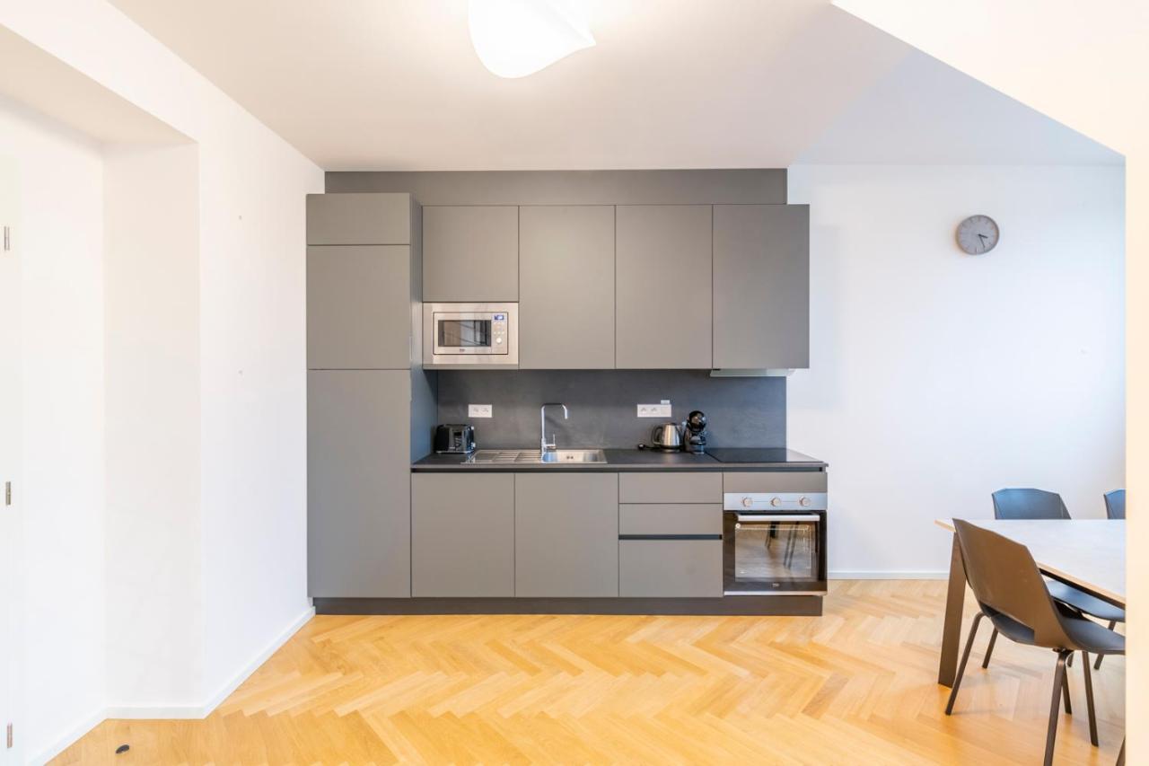 Petrin Tower Residence Прага Екстер'єр фото