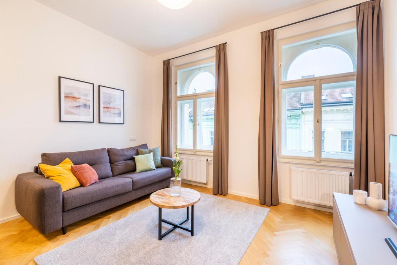 Petrin Tower Residence Прага Екстер'єр фото
