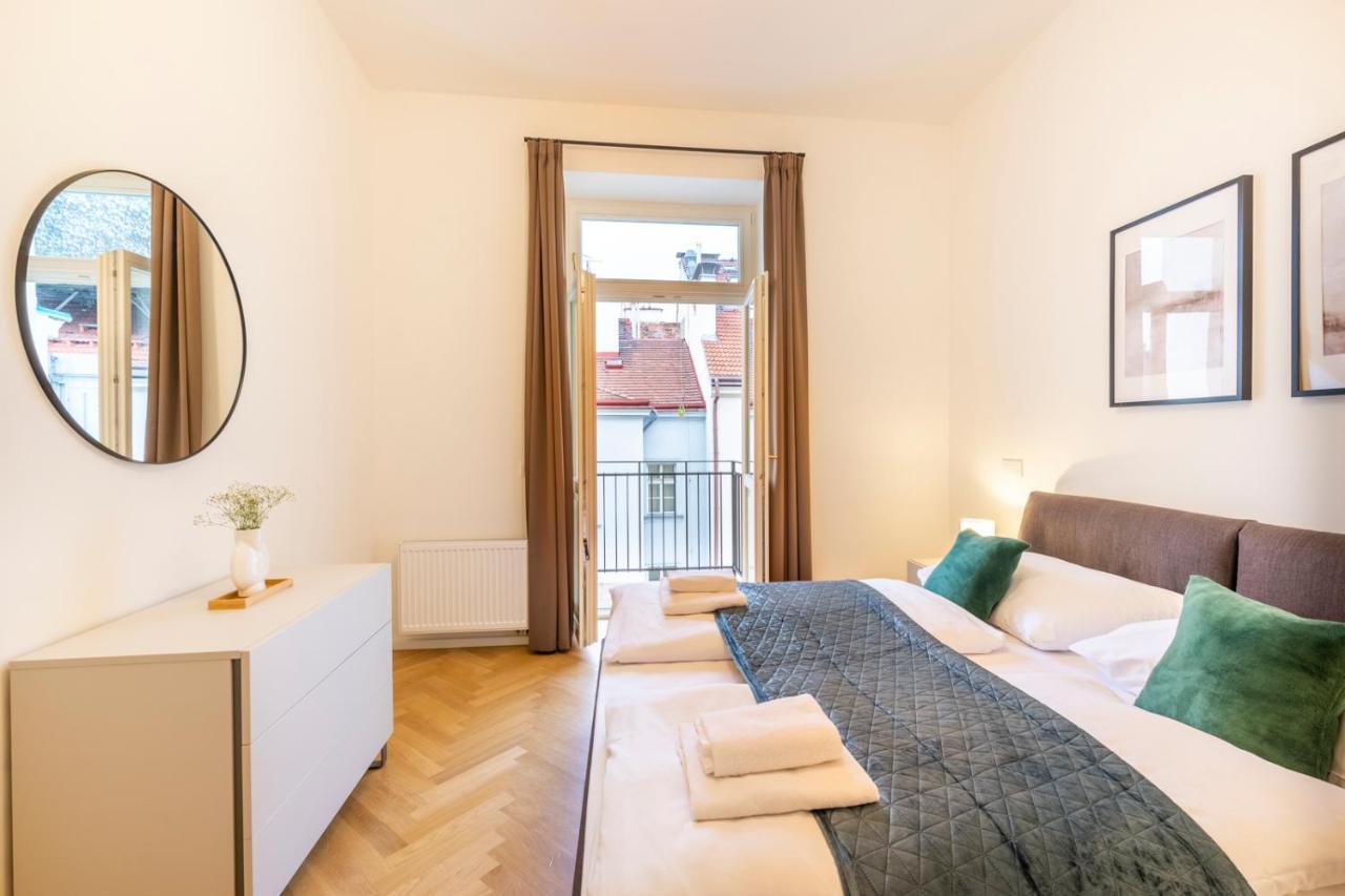 Petrin Tower Residence Прага Екстер'єр фото