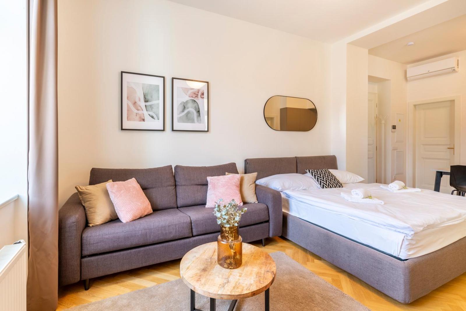 Petrin Tower Residence Прага Екстер'єр фото
