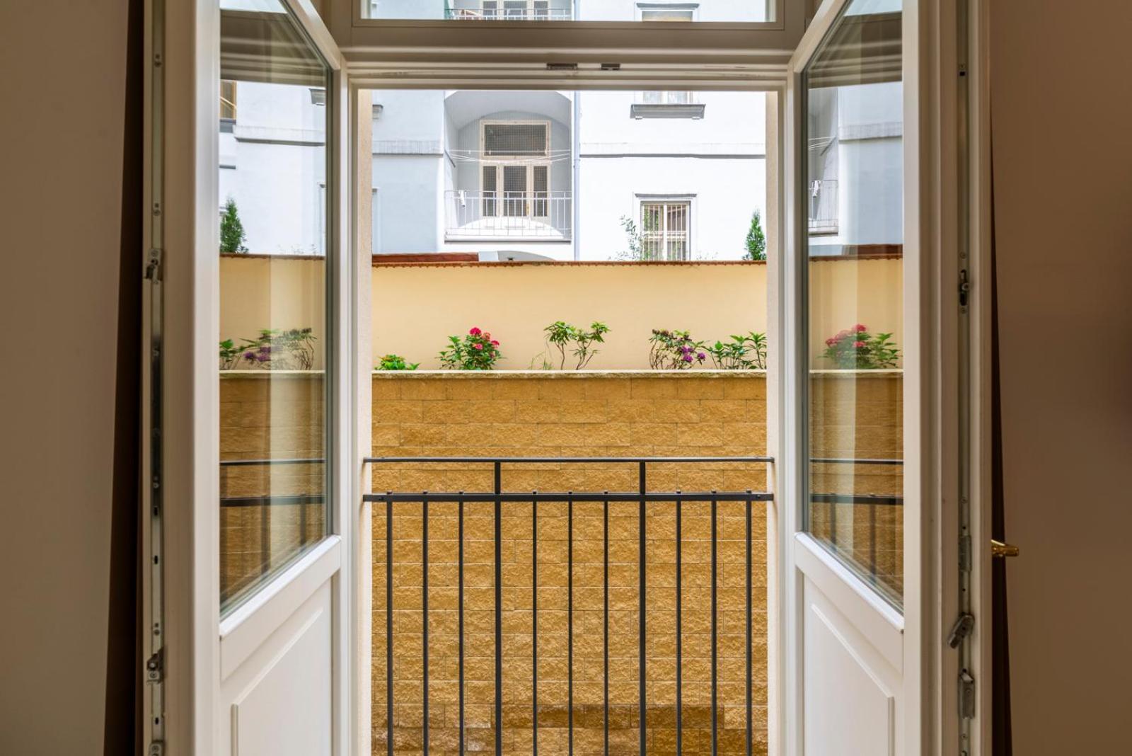 Petrin Tower Residence Прага Екстер'єр фото