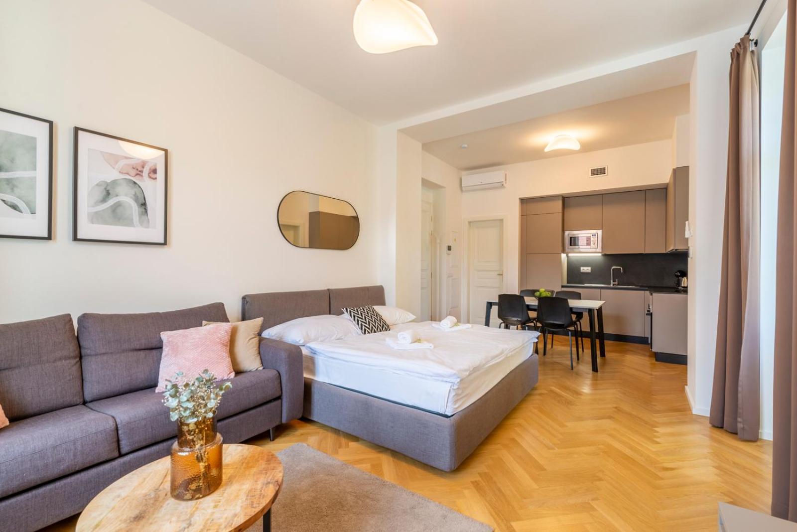 Petrin Tower Residence Прага Екстер'єр фото