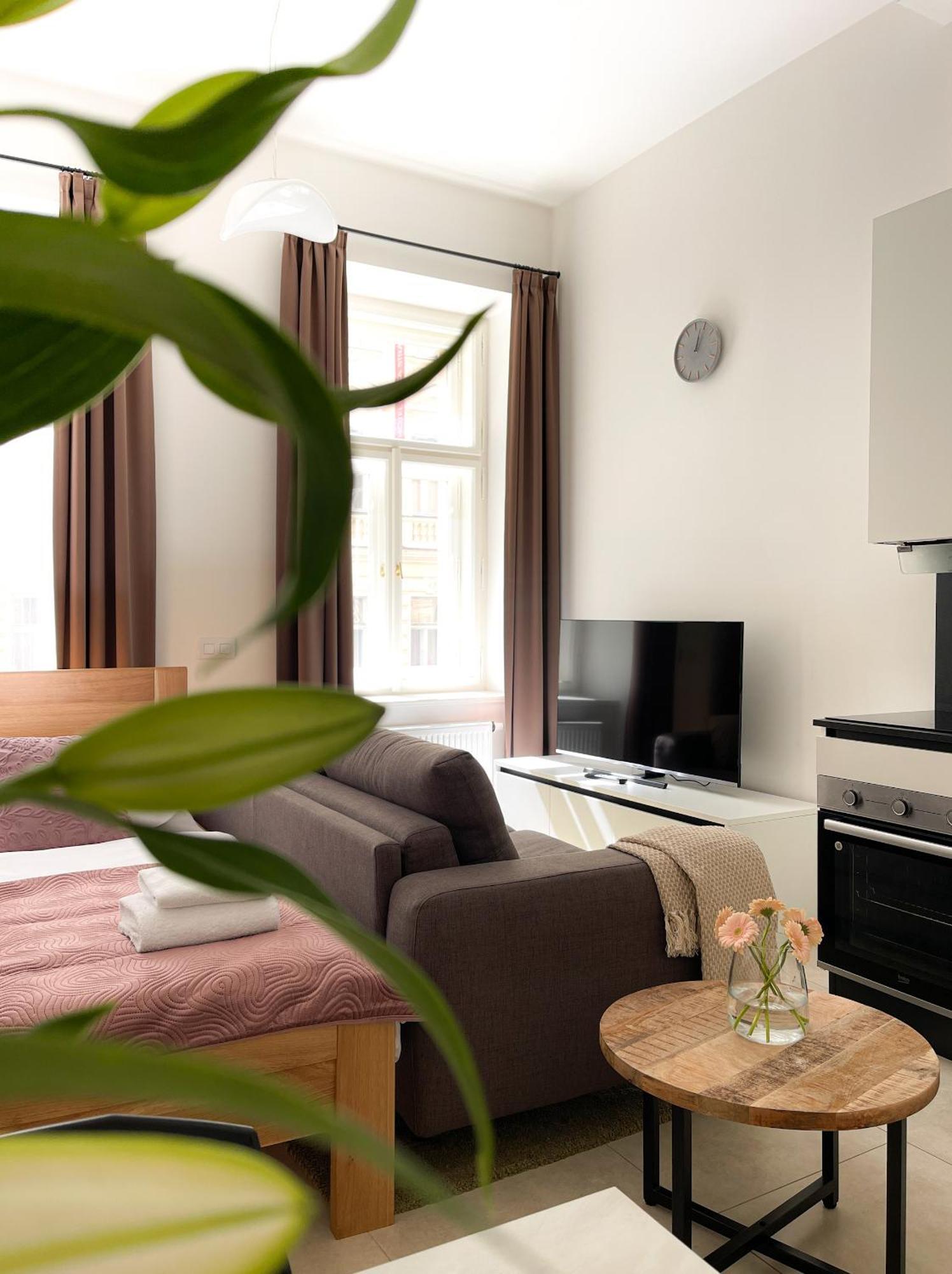Petrin Tower Residence Прага Екстер'єр фото