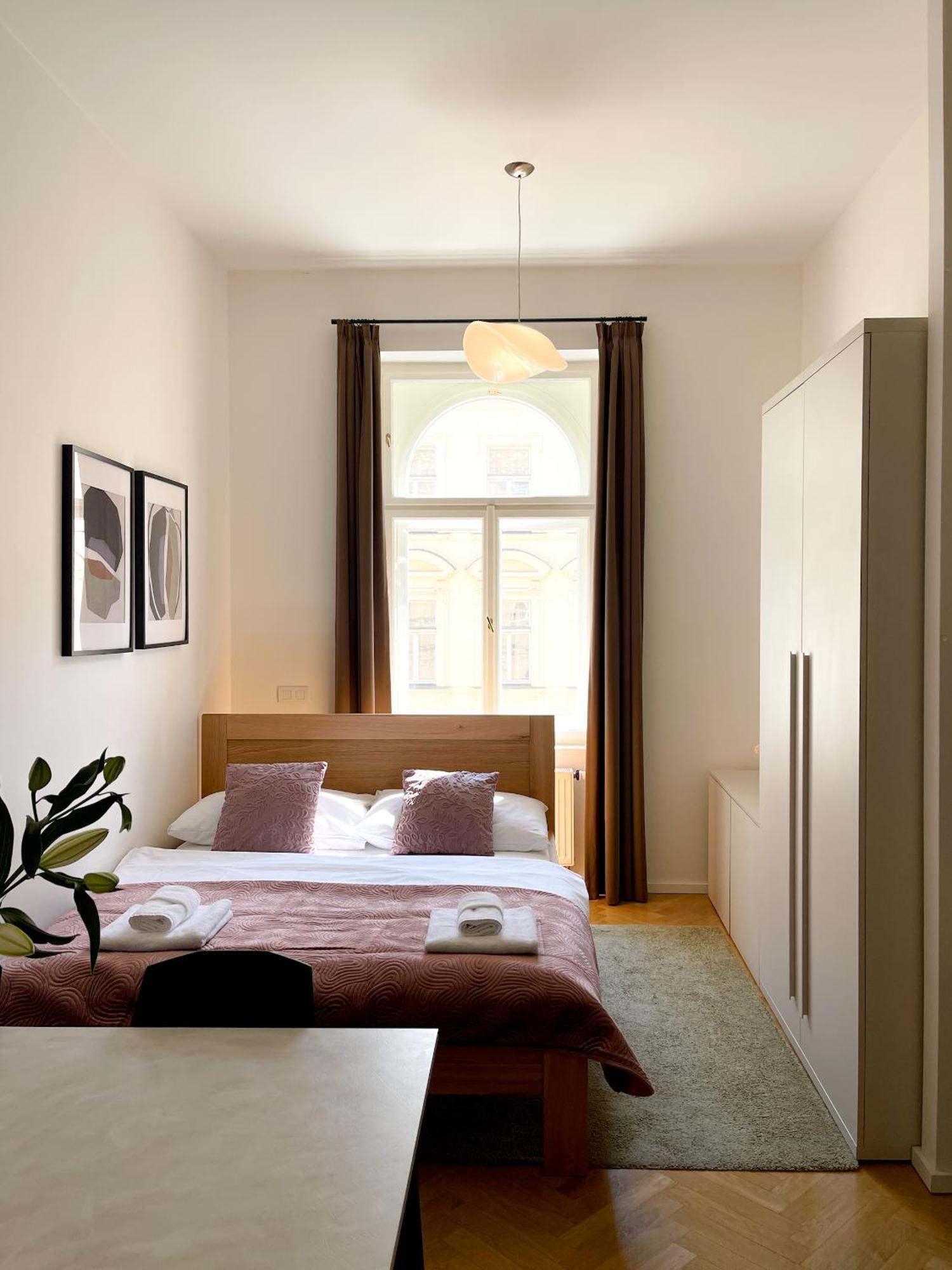 Petrin Tower Residence Прага Екстер'єр фото